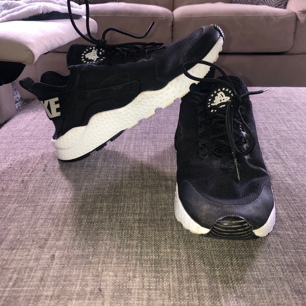 Nike Tennis Shoes